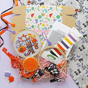 Caterpillar Club - Halloween Theme Box 8