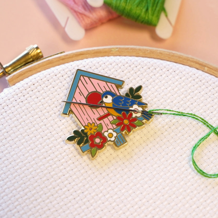 Birdhouse Needle Minder