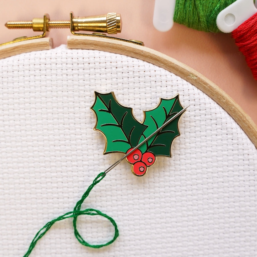 Holly Needle Minder