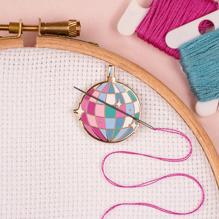 Mirror Ball magnetic needle minder