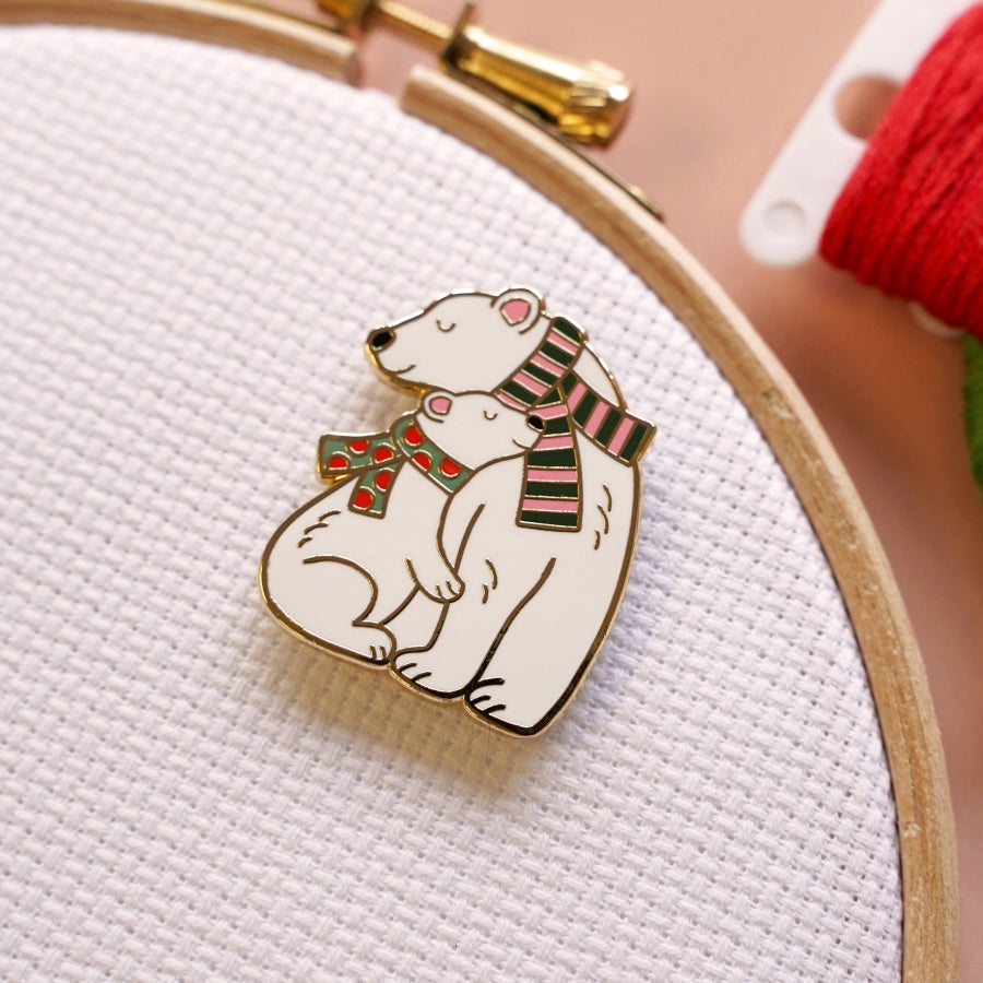 Polar Bear Needle Minder