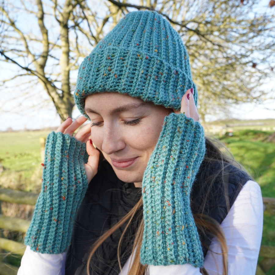 Hat & Fingerless Gloves Crochet Kit