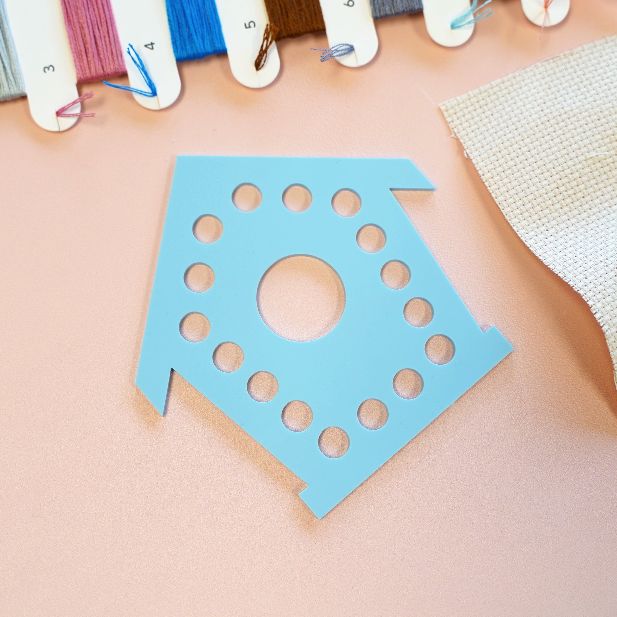 Birdhouse Acrylic Thread Holder