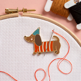 Needle Minder - Sausage Dog Dachshund